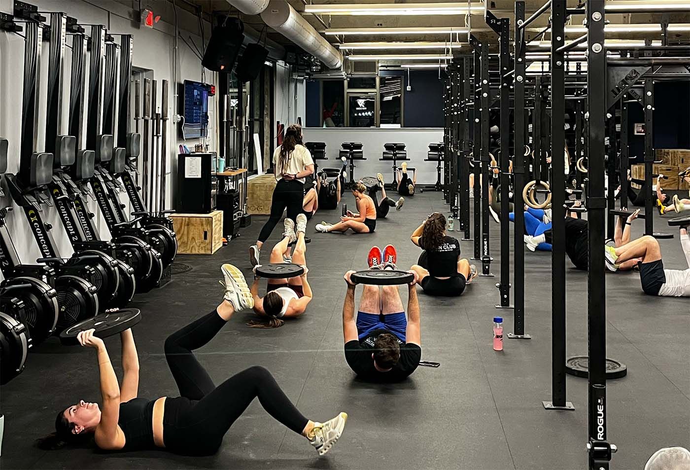 Practical Fitness vs. Traditional Gym Training: What’s the Difference?